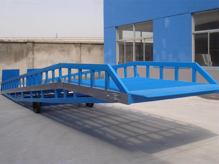 移动式液压登车桥